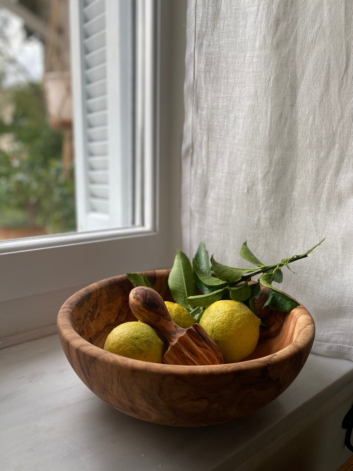 Fruit bowl Olive wood