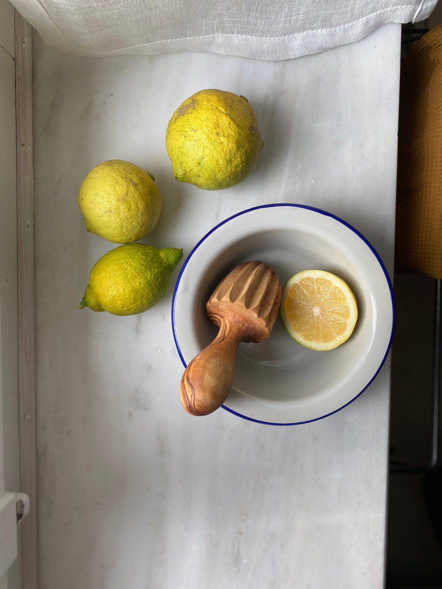 Olive Wood Lemon Squeezer